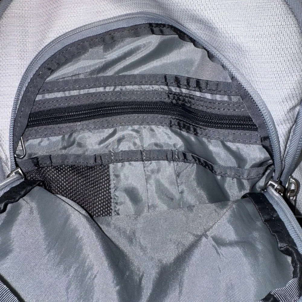 The North Face Vault Backpack Gray FlexVent Laptop School Hiking Daypack